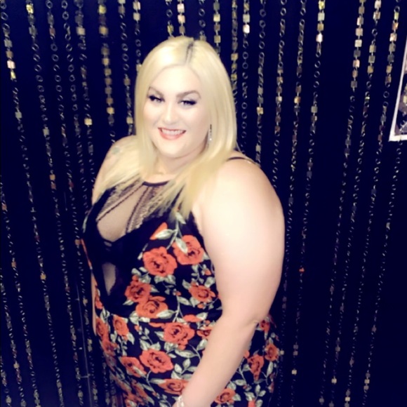 Meet your Posher, Stephanie - Picture 6 of 7